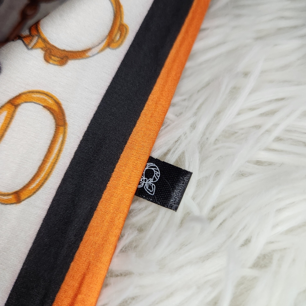 NWOT Chain Print Long Silky Scarf - Picture 3 of 7